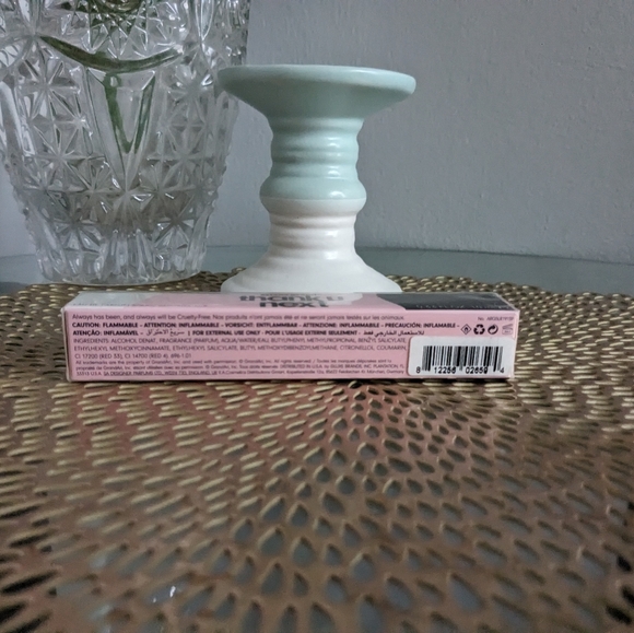 Ariana grande - Picture 2 of 2